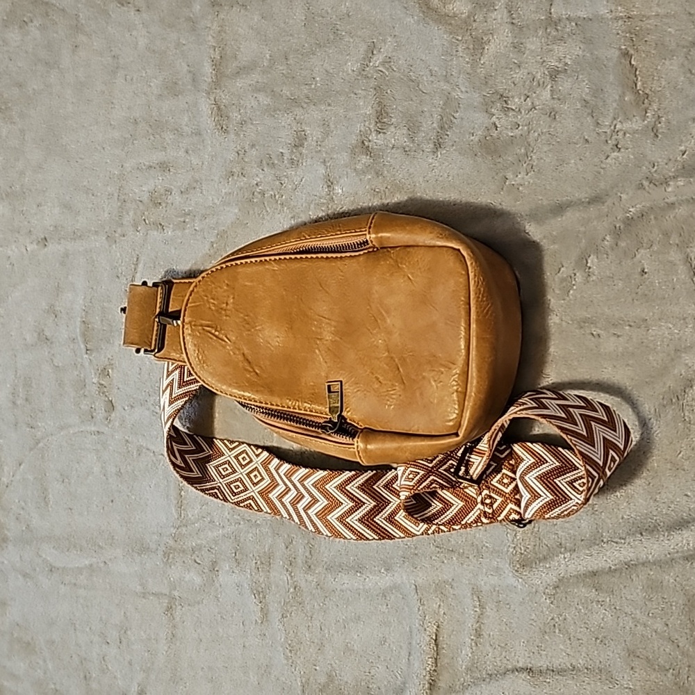 Pink Lily Slingbag